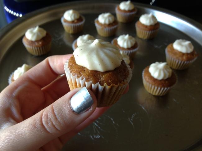 mini pumpkin cupcakes with cinnamon cream cheese frosting
