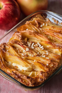 Golden, flaky phyllo layers baked with gooey brie and apple slices, served fresh from the oven.